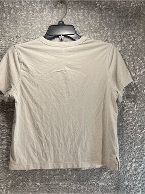 Lululemon Crewneck T-Shirt Women’s S, M Tan Gray Cropped Boxy READ